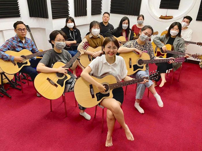 Học viện Âm Nhạc Thánh Tâm hình ảnh 2