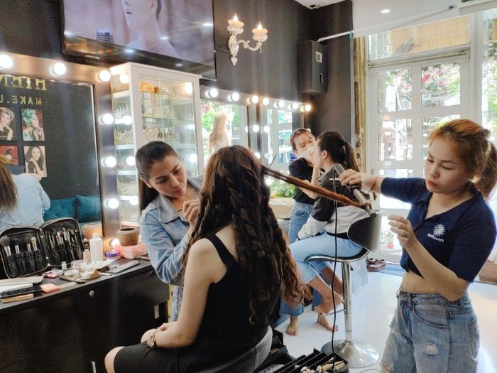 July Quỳnh Châu Make Up (JOY Studio) - Hình ảnh 3