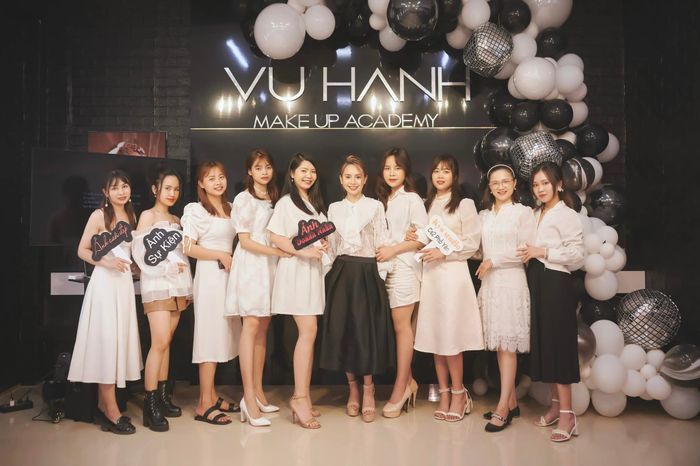 Học viện Trang Điểm Vũ Hạnh ảnh 3