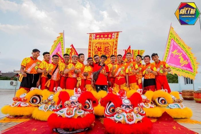 Đoàn Lân Sư Rồng Hồng Nghệ - Ảnh 1