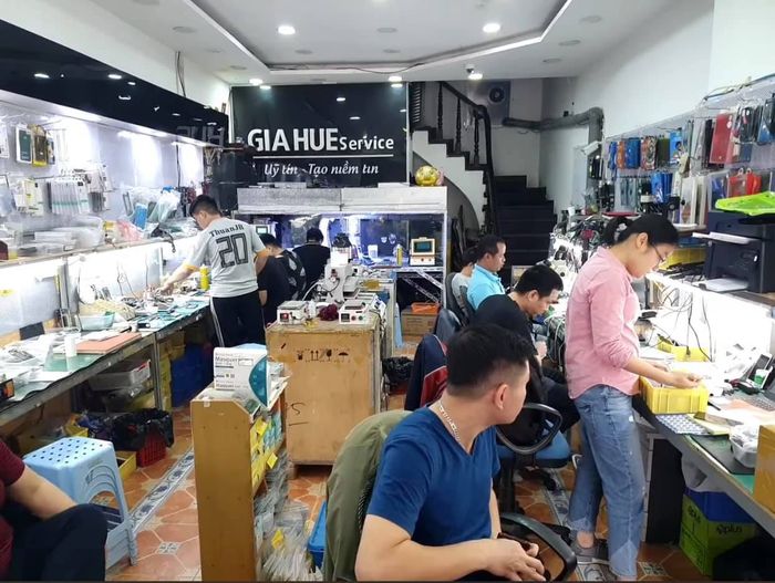 Hình ảnh Gia Huệ Mobile - Trung tâm sửa chữa điện thoại hàng đầu