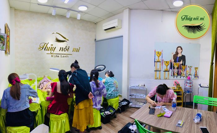 Thuỷ Nối Mi - Nối Mi Đẹp tại Quận 7 ảnh 1