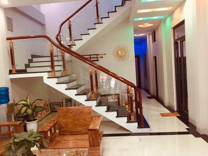 Cầu Thang Đà Nẵng - Xuân Tiến Đạt - Hình 2
