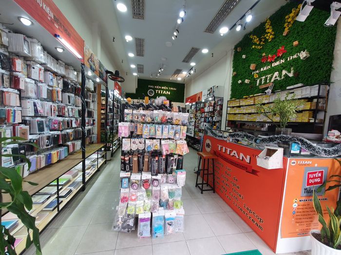 Hình Ảnh Phụ Kiện Điện Thoại Titan - Nha Trang (2)