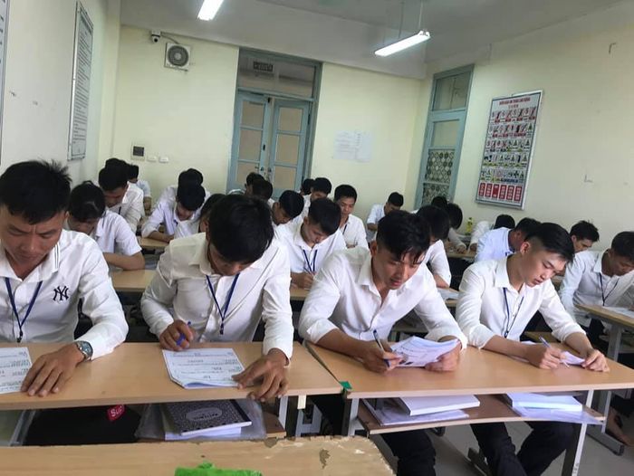 Hình ảnh Ngoại Ngữ Phương Đông 2