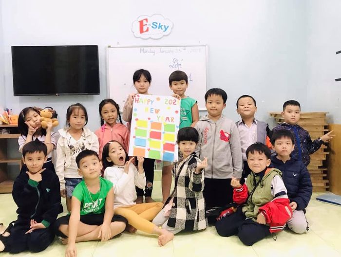 Lớp học tiếng Anh E-Sky hình 1