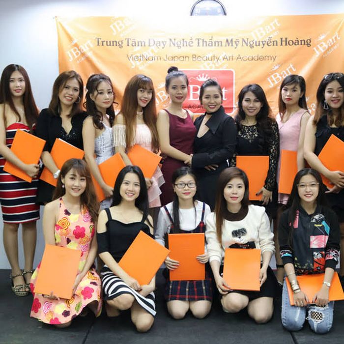 Hình ảnh 1 của Trung Tâm Dạy Nghề Thẩm Mỹ Nguyễn Hoàng - JB Art Academy