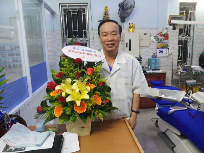 Nha khoa Bác Sỹ Hoá - Hình 1