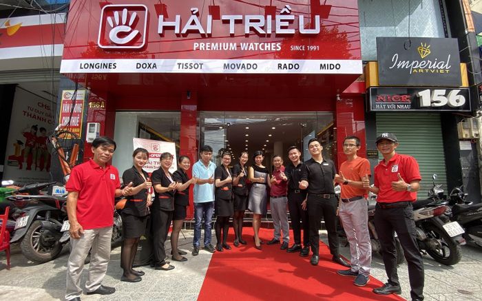 Hải Triều với hơn 20 năm kinh nghiệm trong ngành đồng hồ. ảnh 1