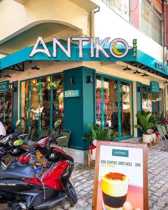 Ảnh 2 của quán cà phê sách Antiko Saigon Kafe
