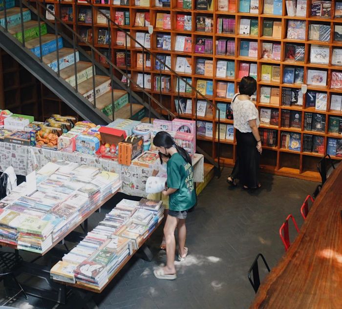 Ảnh 2 tại quán cà phê sách Nhã Nam Books N' Coffee