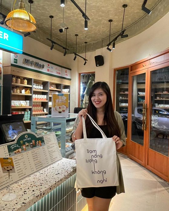 Ảnh 1 của quán cà phê sách Antiko Saigon Kafe