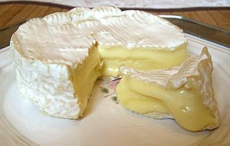 Camembert, loại pho mát nổi tiếng của Normandy