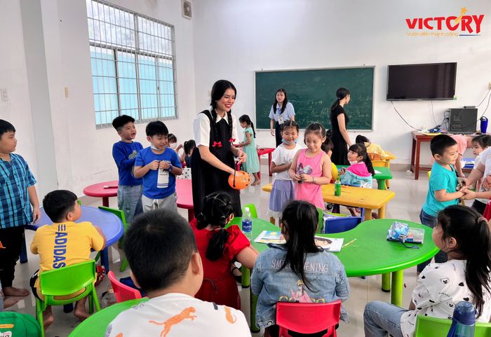 Trung tâm Ngoại ngữ và Tin học Victory hình ảnh 2