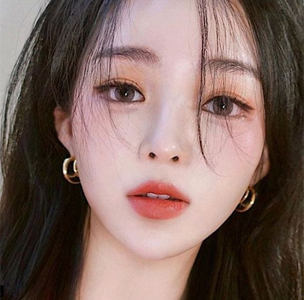 Chọn phấn mắt theo hoàn cảnh và phong cách trang điểm hình 1