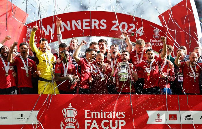 Manchester United ăn mừng chức vô địch năm 2024 ảnh 1