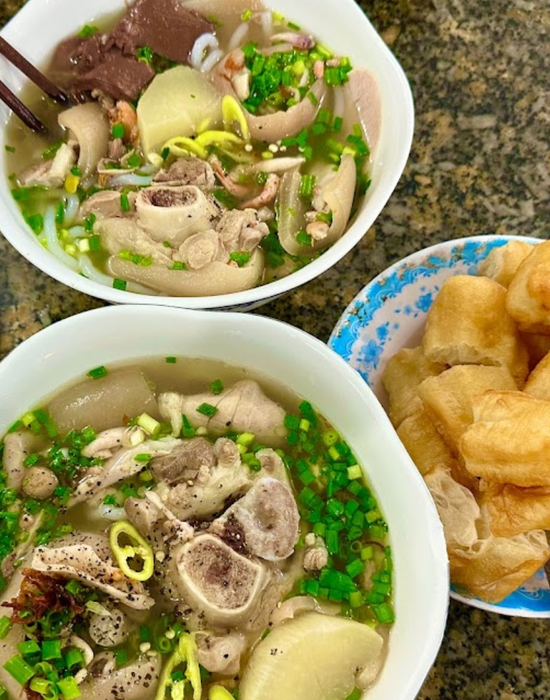 Hình ảnh Bánh Canh Giò Heo Phú Thuận 1