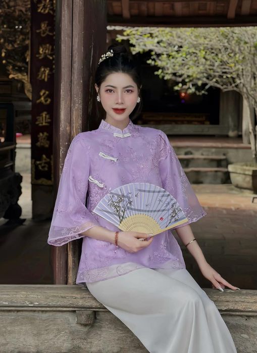 Huyen Yubi trang điểm hình 2