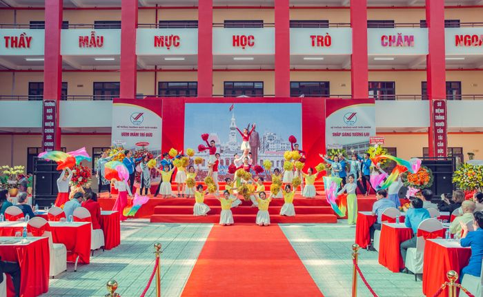 Trường Ngô Thời Nhiệm hình ảnh 1