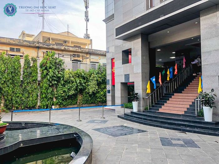 Hình ảnh Đại học Luật TP.HCM