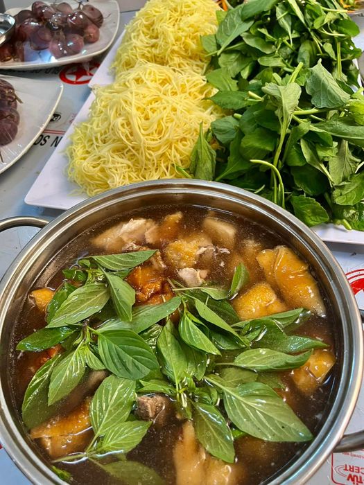 Lẩu Ngô Đồng tại quán ảnh 2