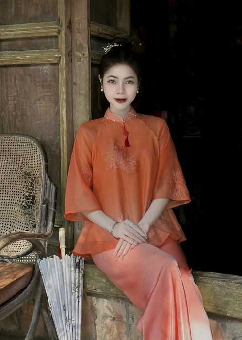 Huyen Yubi trang điểm hình 1