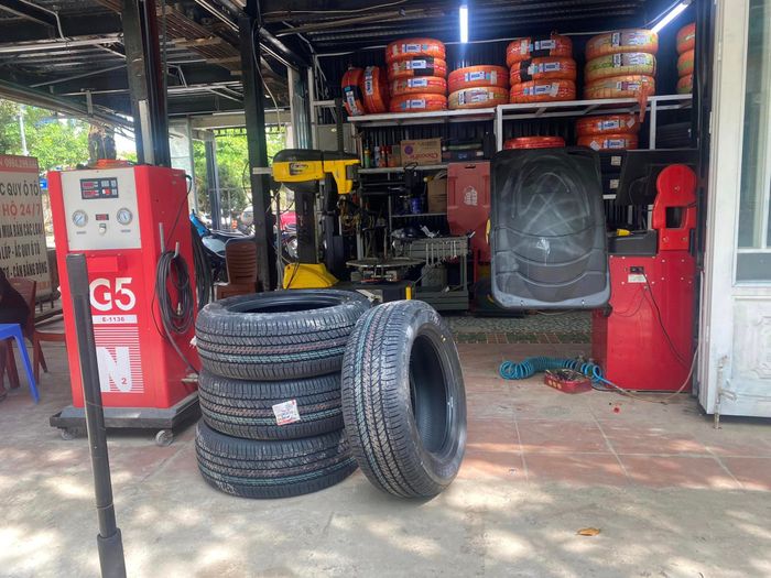 Hình Ảnh 2 Của Cửa Hàng Lốp Và Ắc Quy Ô Tô Tùng Vũ