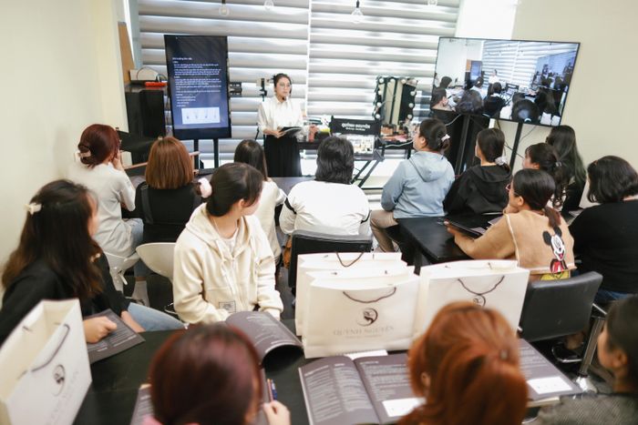 Ảnh minh họa (Quỳnh Nguyễn Make Up Academy) hình 1