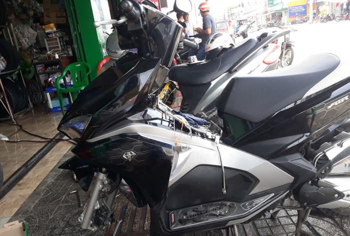 Hình ảnh 2: Cửa hàng sửa xe Hoàng Long