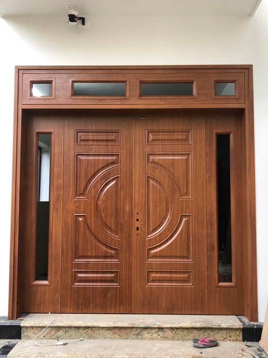 Hình ảnh cửa thép vân gỗ Galaxy Door 2