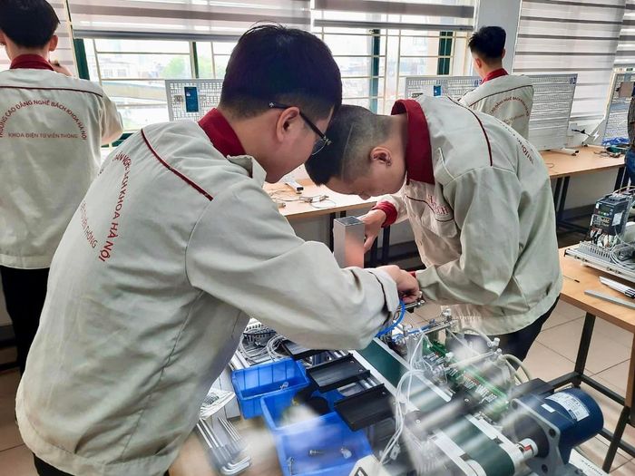 Hình ảnh Trường Cao đẳng nghề Bách khoa Hà Nội (HACTECH) - 2