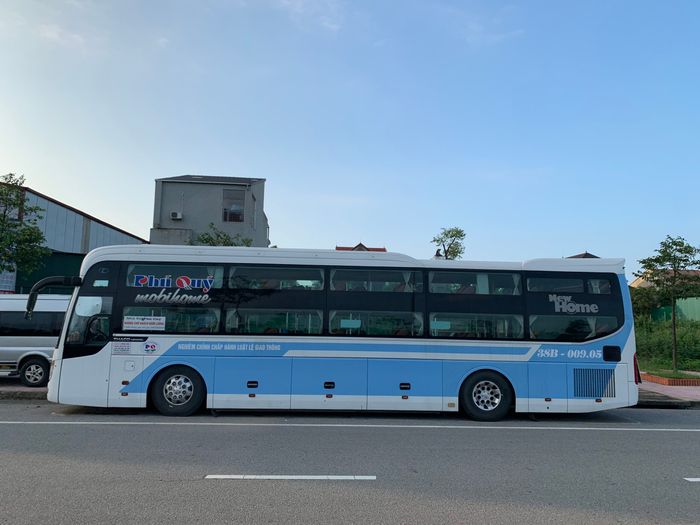 Hình ảnh xe Phú Quý 1