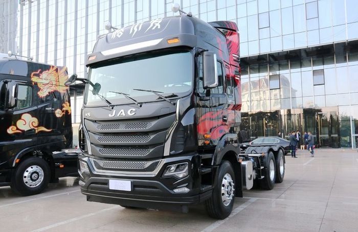 Hình ảnh xe đầu kéo Jac số 1