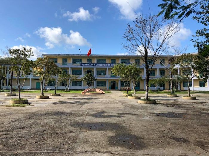 Hình ảnh 2 của Trường THPT Chuyên Nguyễn Bỉnh Khiêm