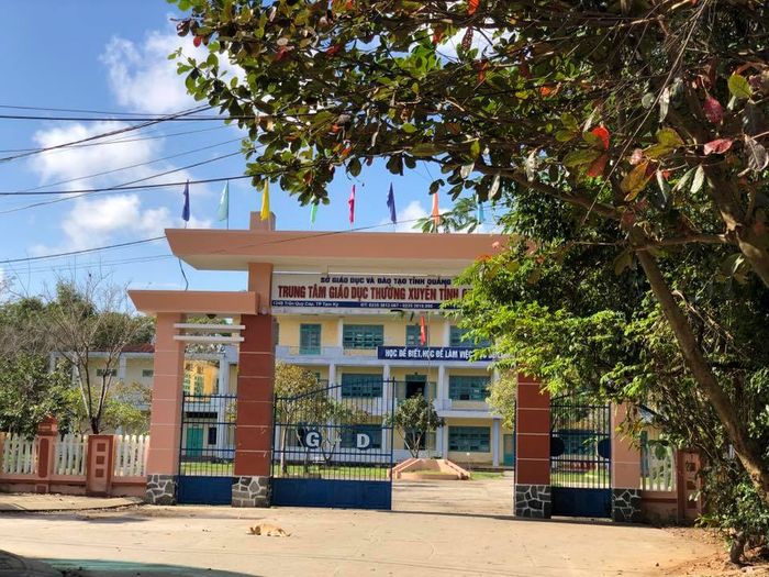 Hình ảnh 1 của Trường THPT Chuyên Nguyễn Bỉnh Khiêm