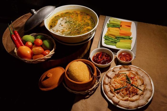 Ảnh 2 về cơm niêu và các món ăn khác
