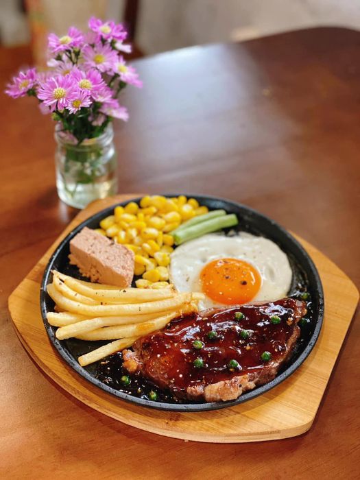 Hình ảnh 1 của M.I.A Lẩu - Nướng - Bò Bít Tết