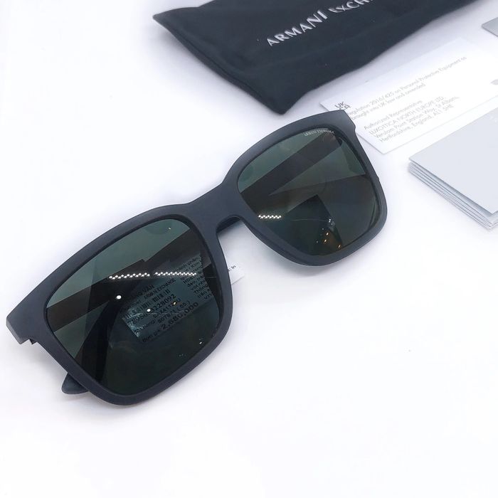 Kính mát Armani Exchange phiên bản 2