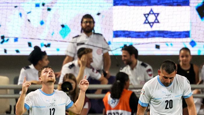 Đội tuyển quốc gia này đã rời khỏi AFC và gia nhập UEFA vào năm 1994 ảnh 2