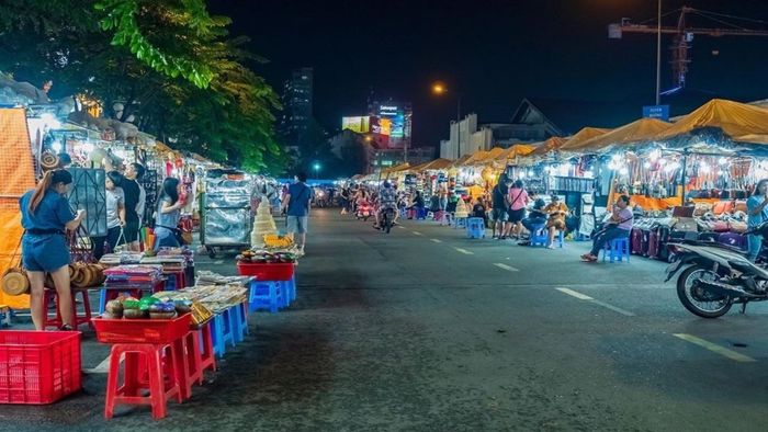 Chợ đêm Bến Thành hình ảnh 1