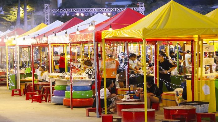 Chợ đêm tại khuôn viên đại học - Hình 2