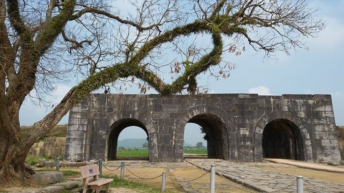 Hình ảnh Thành Nhà Hồ 2