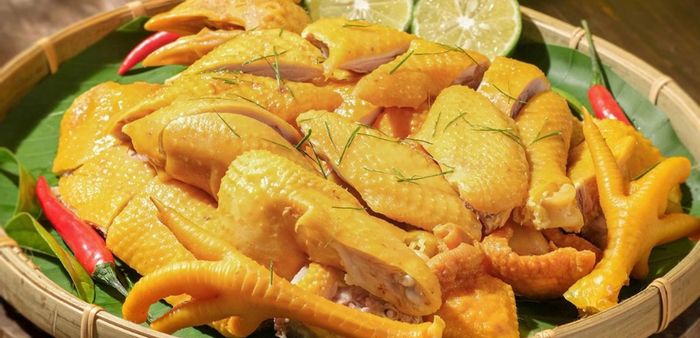 Ảnh 2 của gà ủ muối Cô Hai