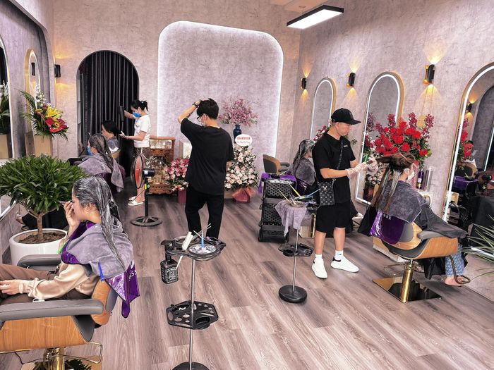 Ảnh 1 của 1992 Hair Salon