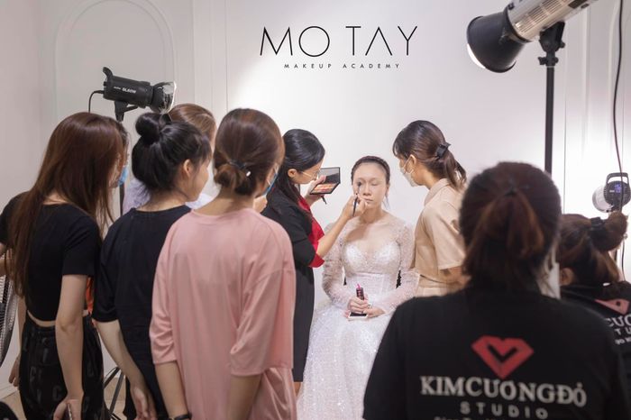 Hình ảnh Học Viện Makeup Mơ Tây 1