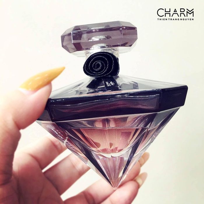 Hình ảnh của CHARM - Nước Hoa và Mỹ Phẩm Chính Hãng 1