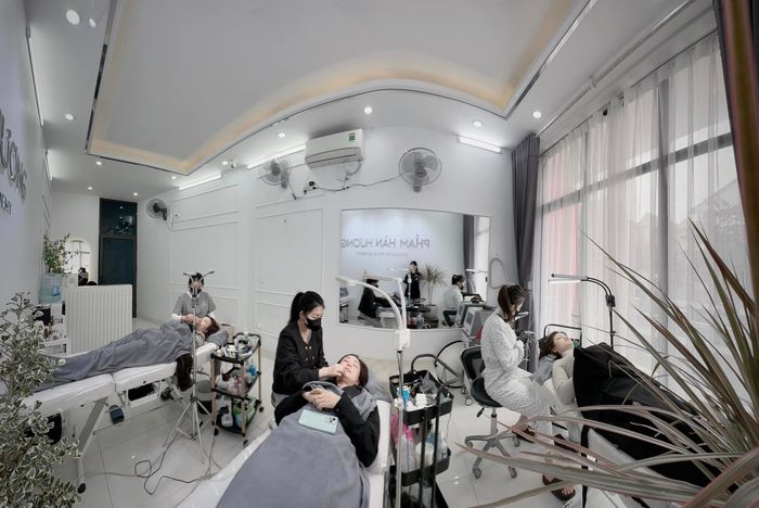 Hình ảnh 3 của Hương Hàn Phạm Beauty Academy