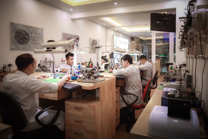 Hình ảnh đầu tiên của Bệnh Viện Đồng Hồ