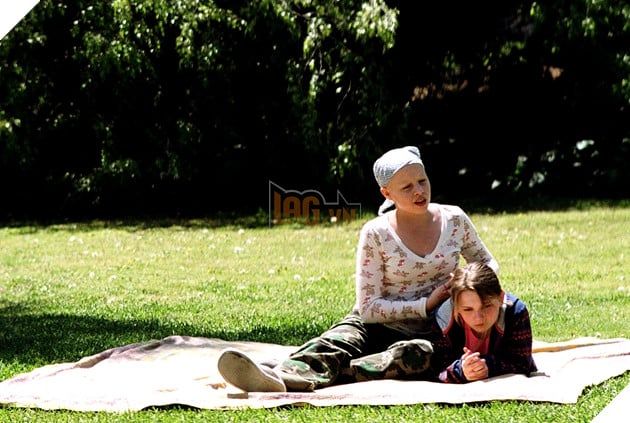 Nhà văn Jodi Picoult cho rằng việc chuyển thể 'My Sister's Keeper' thành phim là một quyết định rất tồi tệ 3