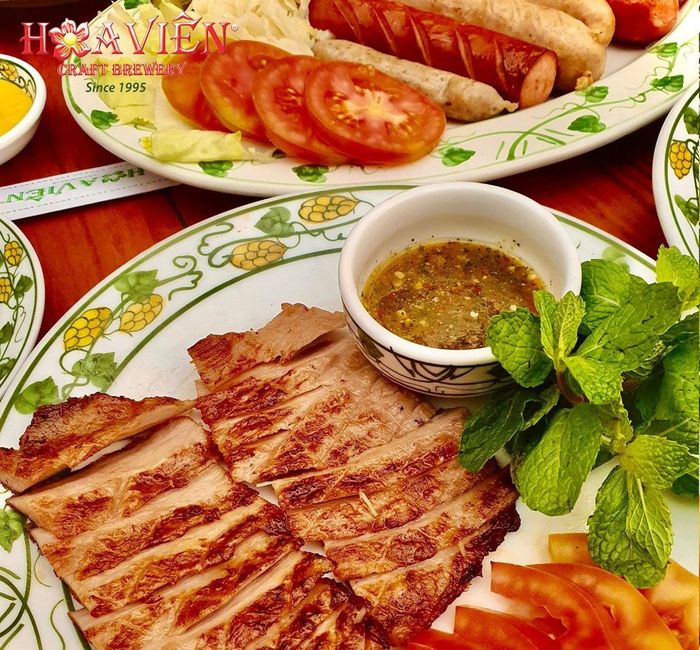 Món ăn tại nhà hàng ảnh 1